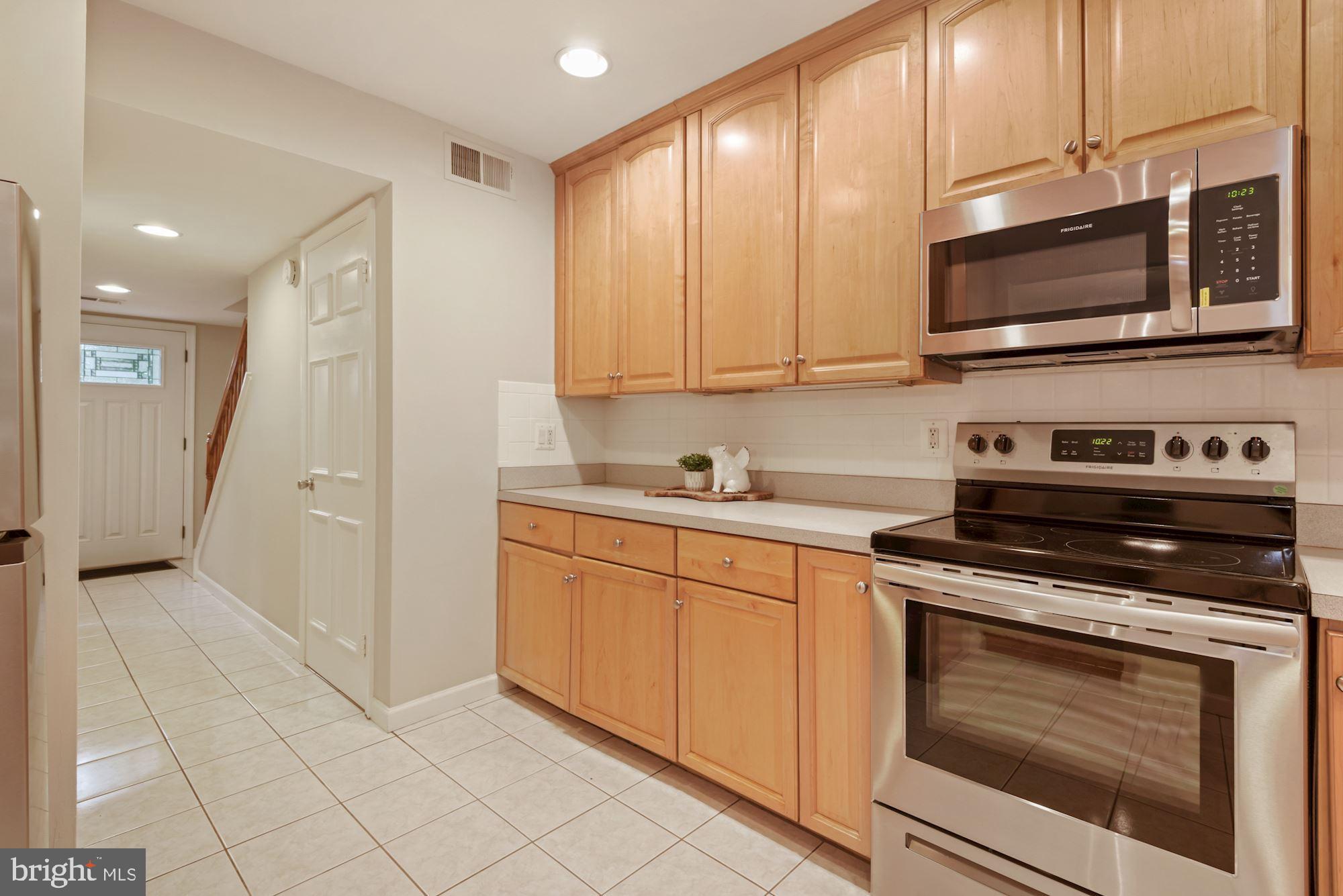 8328 Moline Place Springfield, VA 22153 - Photo 7 of 29 Gallery Image 7