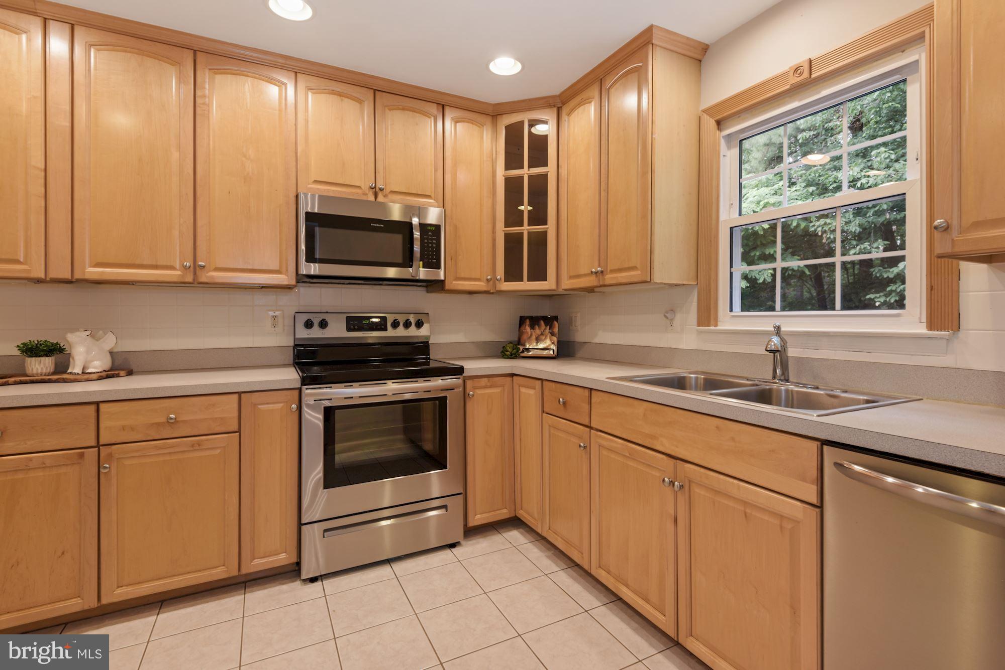 8328 Moline Place Springfield, VA 22153 - Photo 8 of 29 Gallery Image 8
