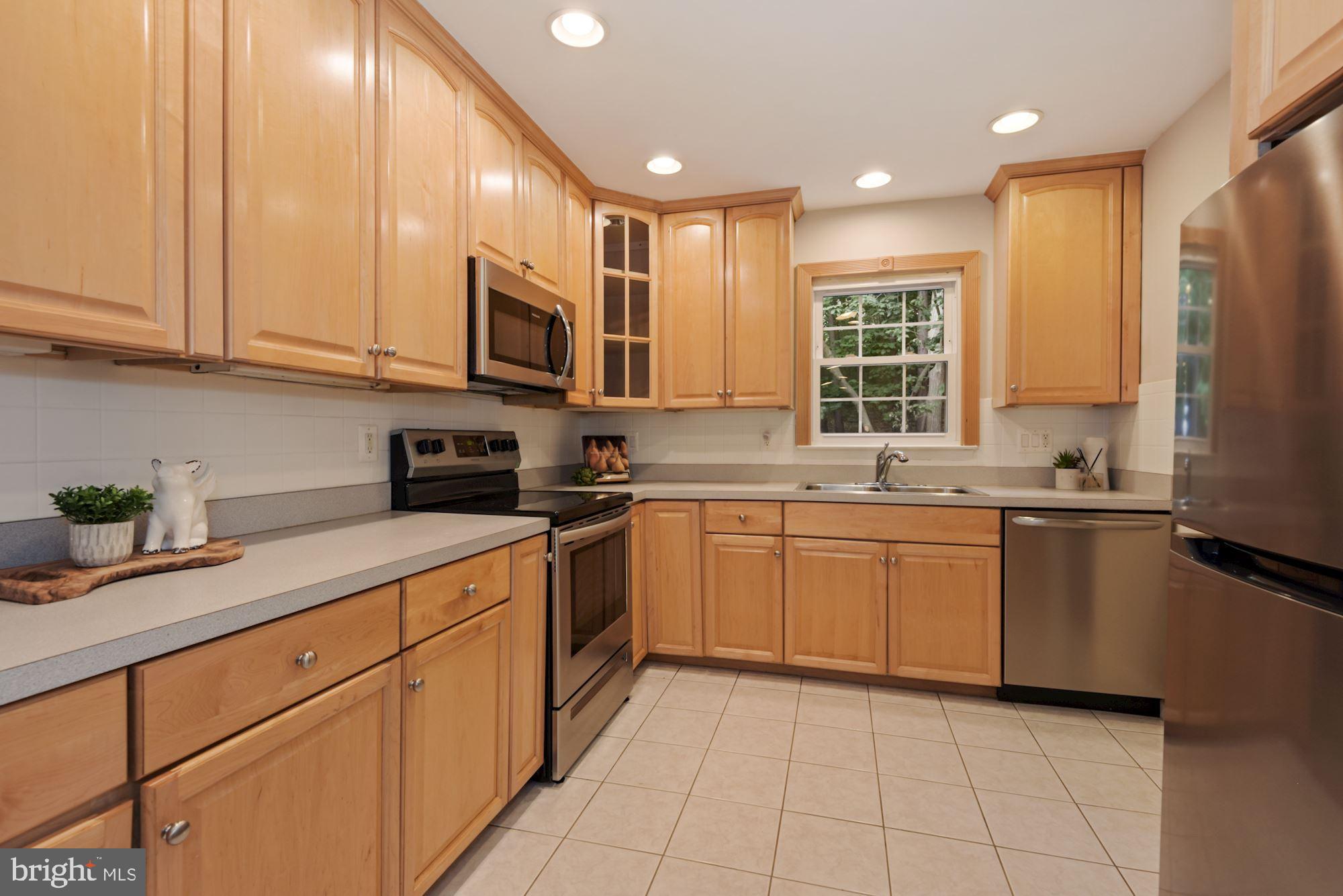 8328 Moline Place Springfield, VA 22153 - Photo 9 of 29 Gallery Image 9