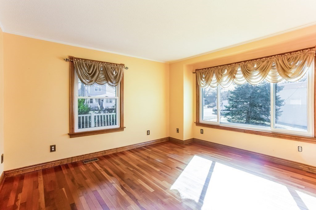 26 Rimmon Avenue Springfield, MA 01107 - Photo 11 of 40