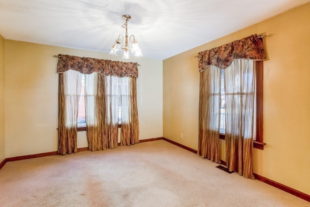 26 Rimmon Avenue Springfield, MA 01107 - Photo 14 of 40