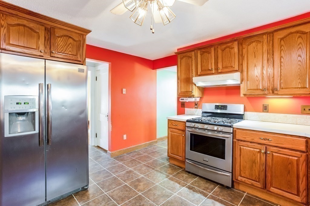26 Rimmon Avenue Springfield, MA 01107 - Photo 17 of 40