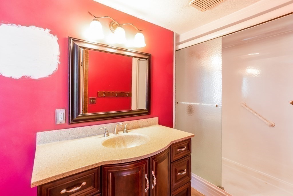 26 Rimmon Avenue Springfield, MA 01107 - Photo 23 of 40