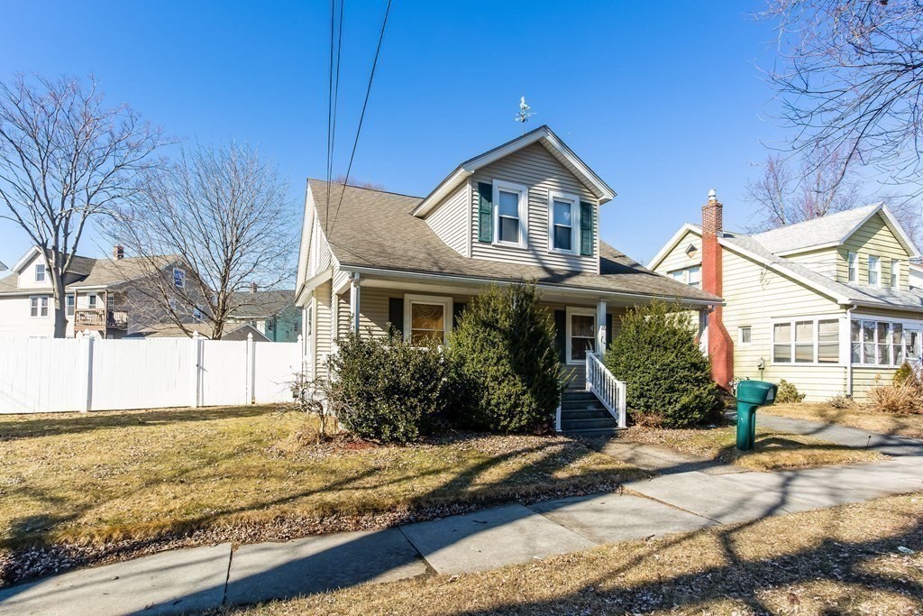 26 Rimmon Avenue Springfield, MA 01107 - Photo 3 of 40