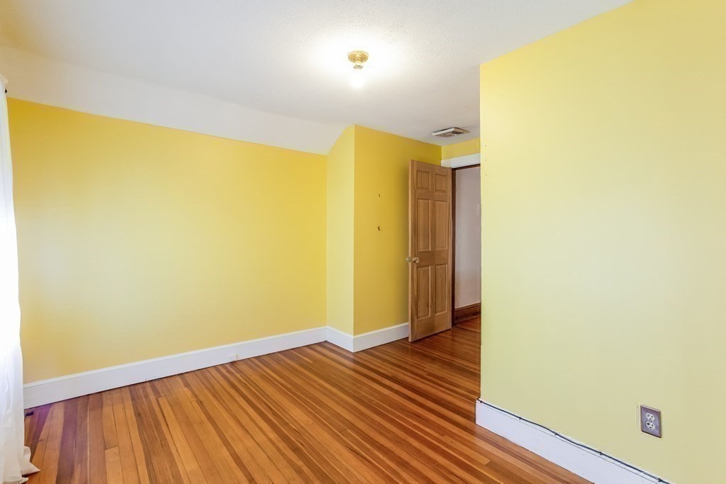 26 Rimmon Avenue Springfield, MA 01107 - Photo 31 of 40