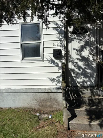 $2,500 | 509 Ogden Street, Bridgeport, CT 06608