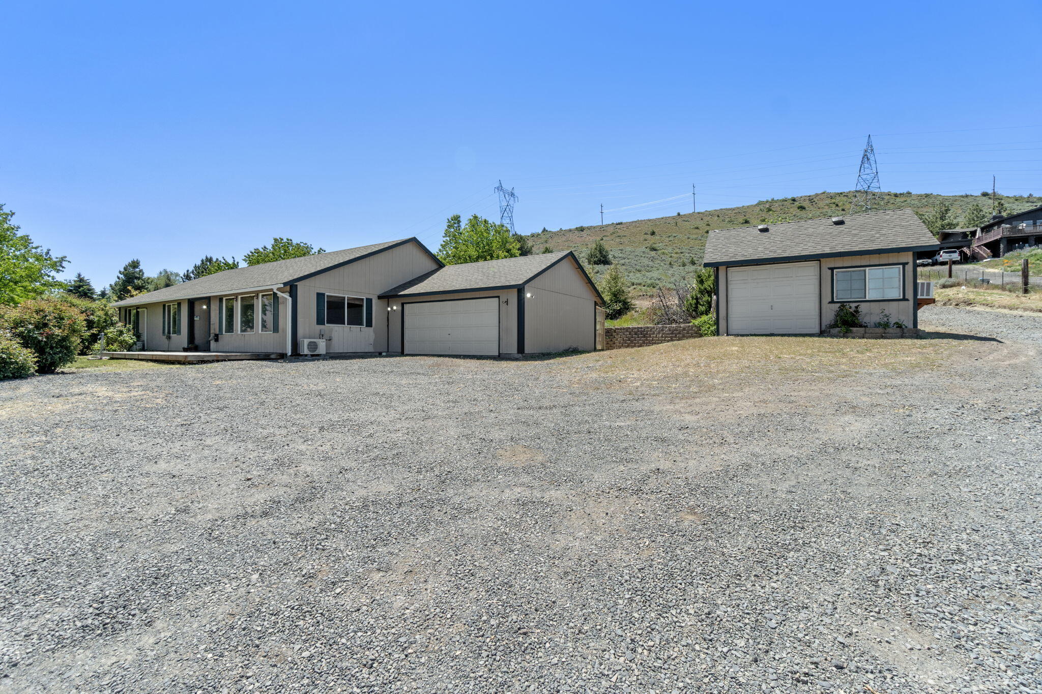 2630 Frontage Road Klamath Falls, OR 97601 - Photo 10 of 72 a view of a house with a outdoor space