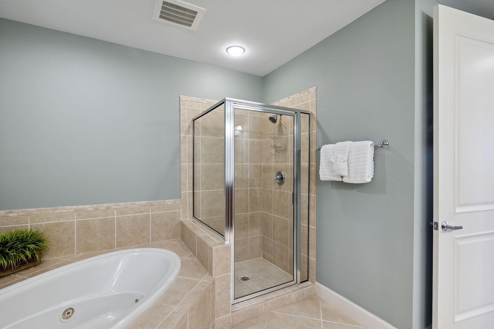 725 Gulf Shore Drive, Unit 902A Destin, FL 32541 - Photo 62 of 102 a bathroom with a shower and a bathtub