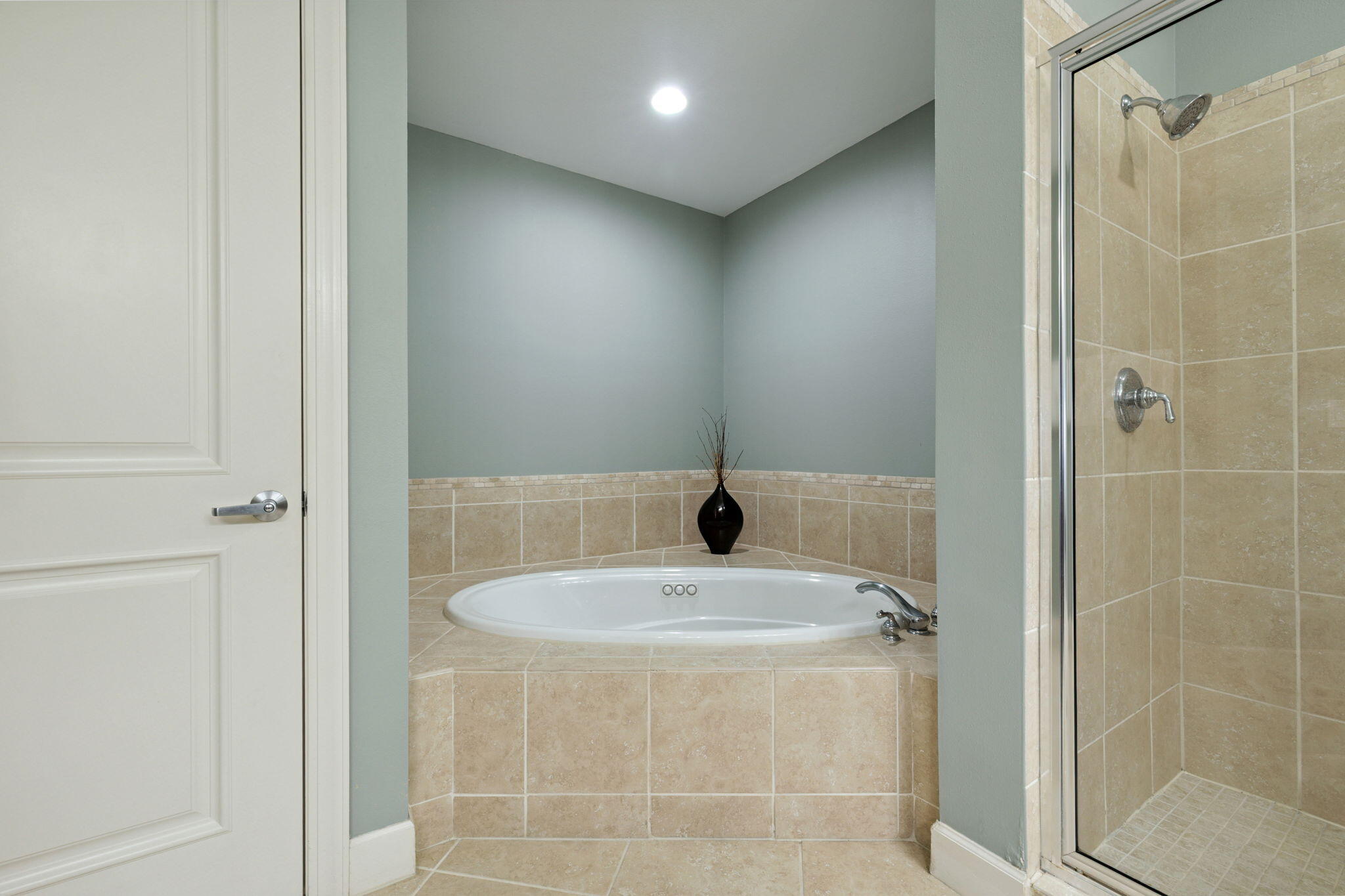 725 Gulf Shore Drive, Unit 902A Destin, FL 32541 - Photo 68 of 102 a bathroom with a shower and a sink
