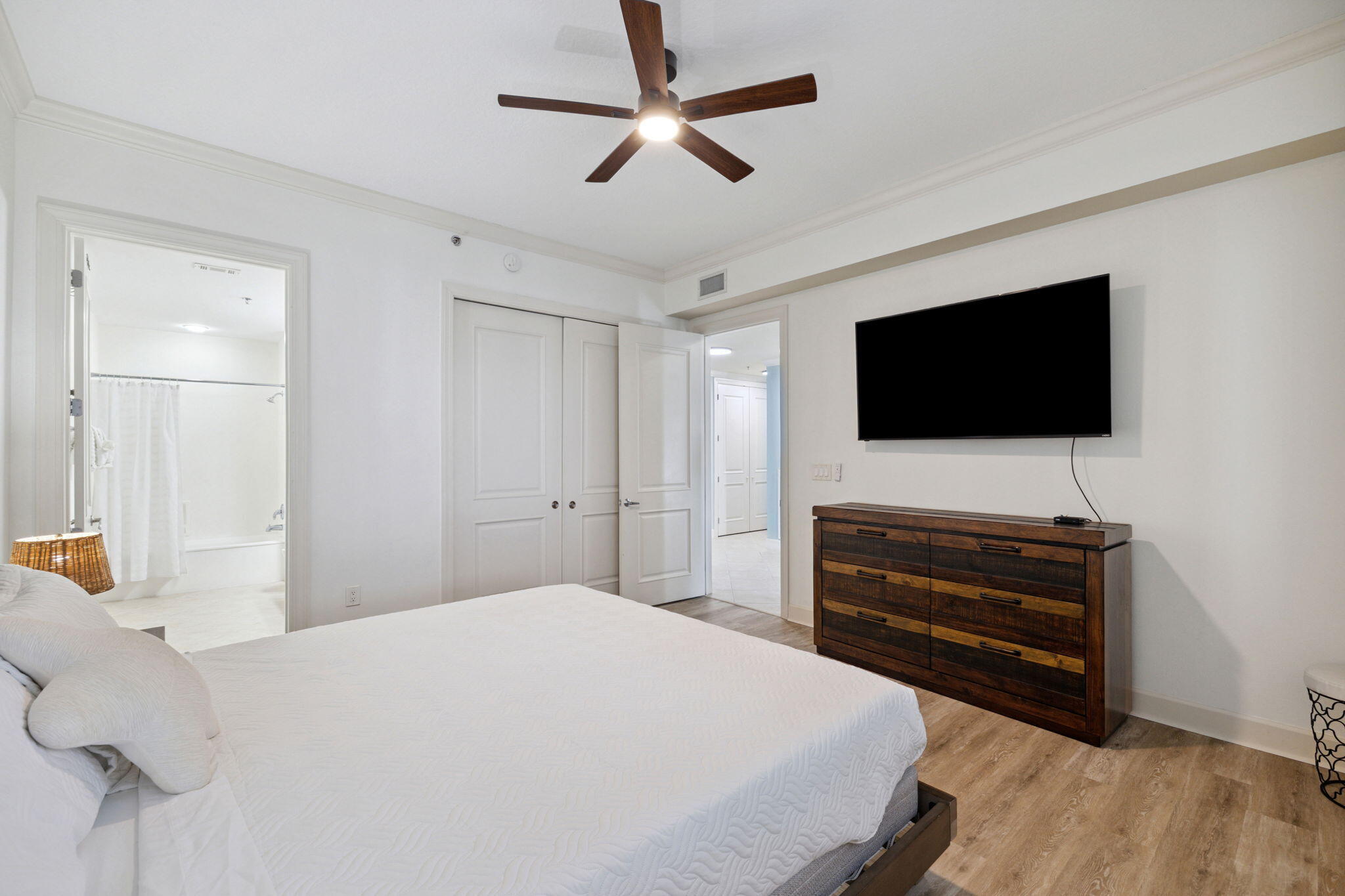 725 Gulf Shore Drive, Unit 902A Destin, FL 32541 - Photo 71 of 102 Bedroom 3