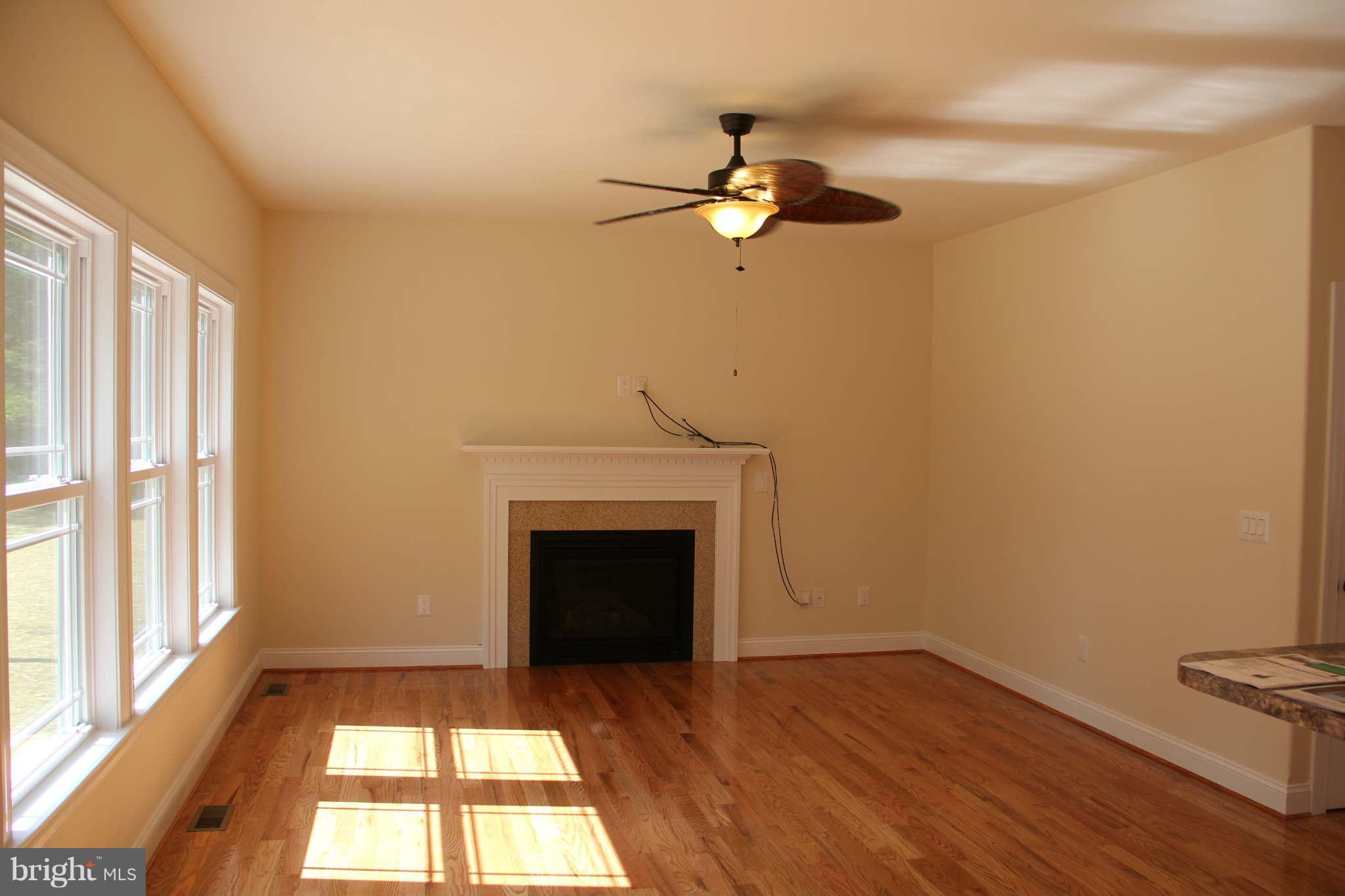 45440 Ruefly Way California, MD 20619 - Photo 7 of 29 Family Room
