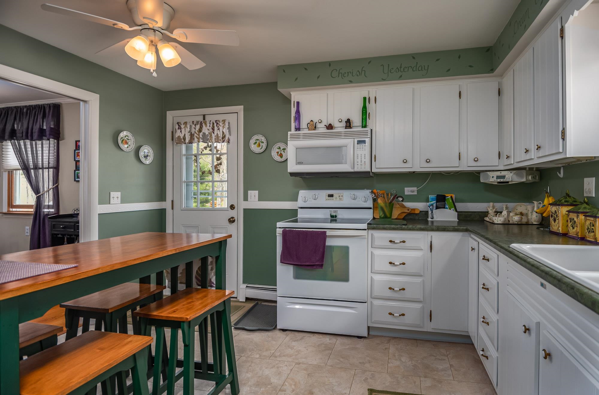 94 Drew Road Dover, NH 03820 - Photo 4 of 29 Gallery Image 4