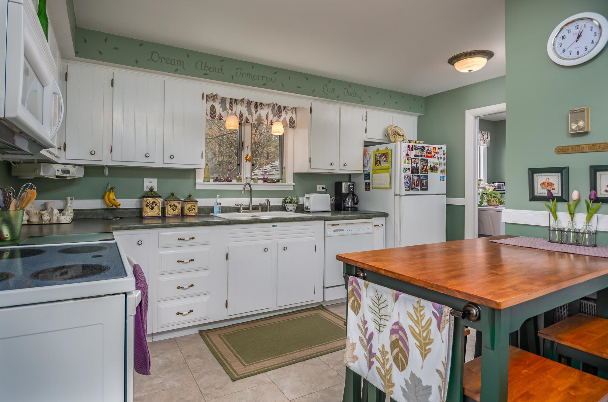 94 Drew Road Dover, NH 03820 - Photo 5 of 29 Gallery Image 5