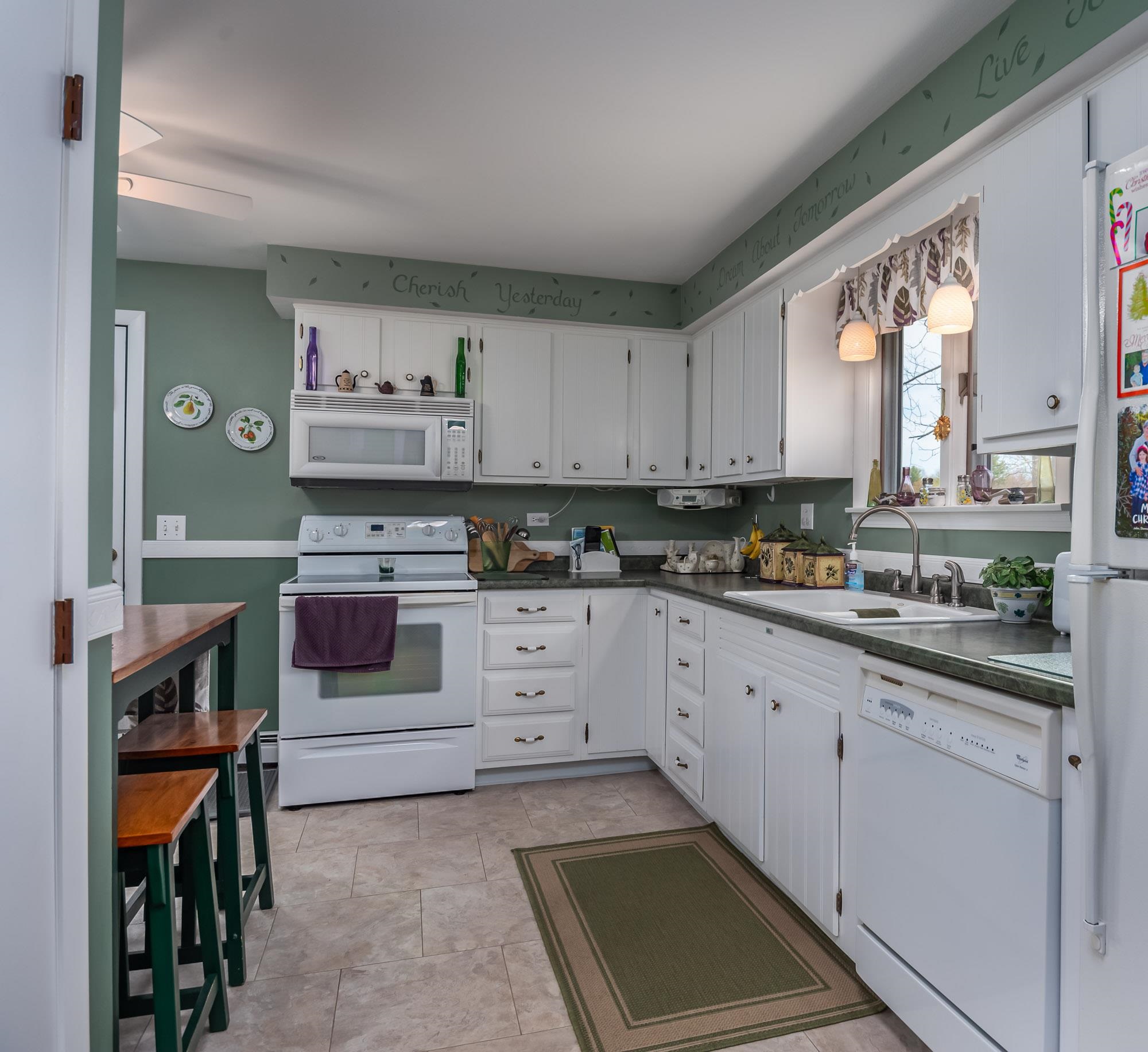 94 Drew Road Dover, NH 03820 - Photo 6 of 29 Gallery Image 6