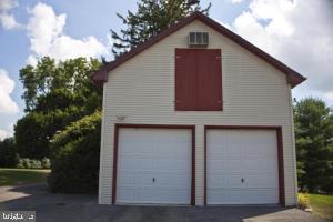 1740 Wilderness Road Lancaster, PA 17603 - Photo 19 of 26 Gallery Image 19