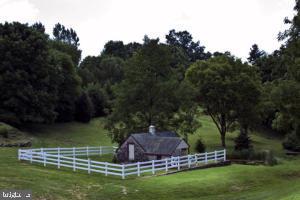 1740 Wilderness Road Lancaster, PA 17603 - Photo 22 of 26 Gallery Image 22