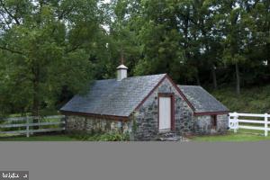 1740 Wilderness Road Lancaster, PA 17603 - Photo 23 of 26 Gallery Image 23