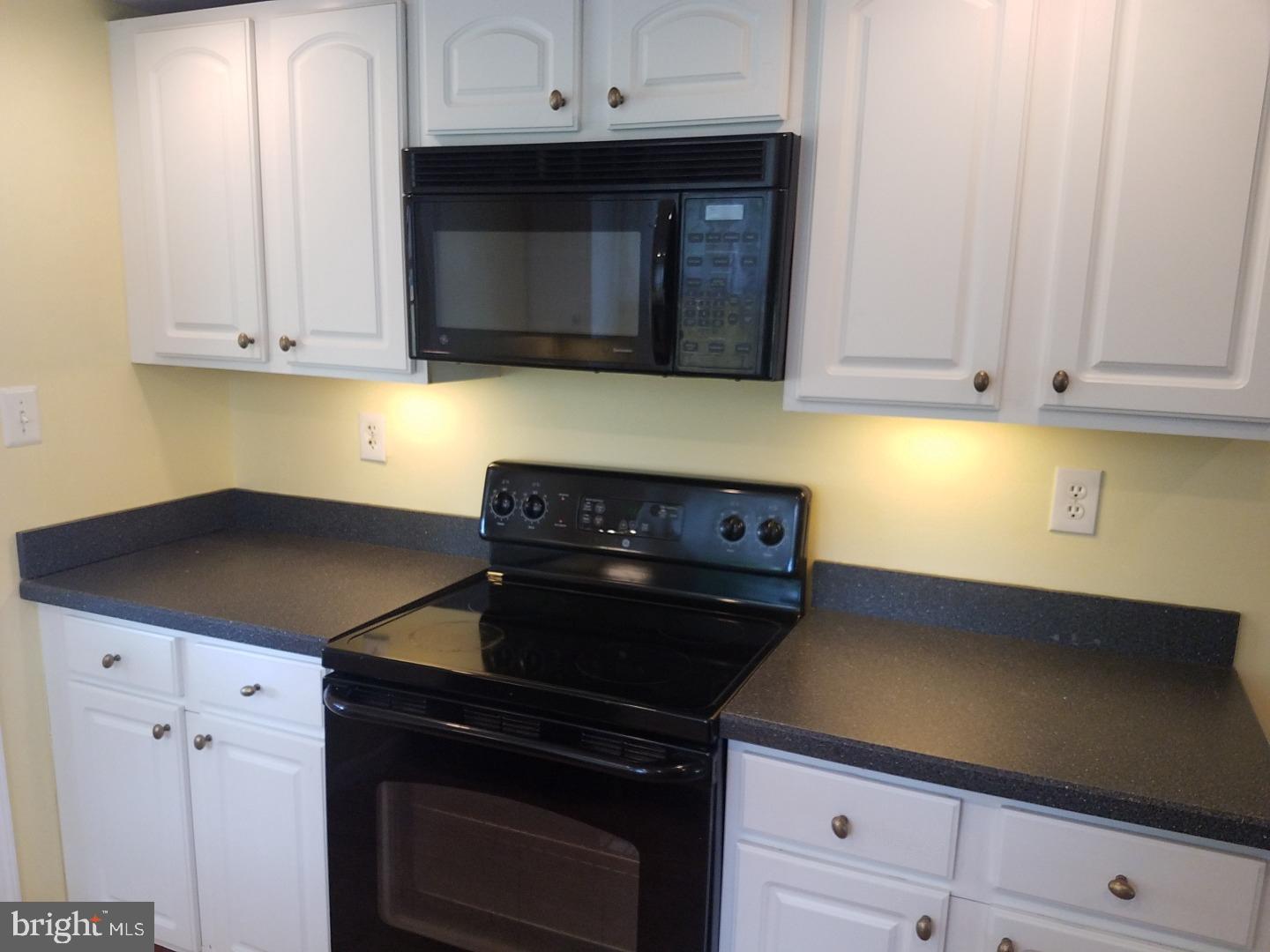 2020 Columbus Road Burlington, NJ 08016 - Photo 11 of 25 Kitchen