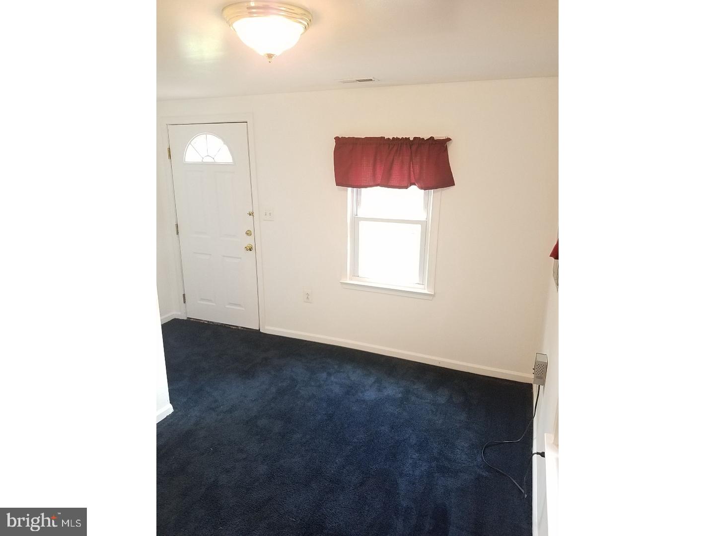 2020 Columbus Road Burlington, NJ 08016 - Photo 15 of 25 Living Room