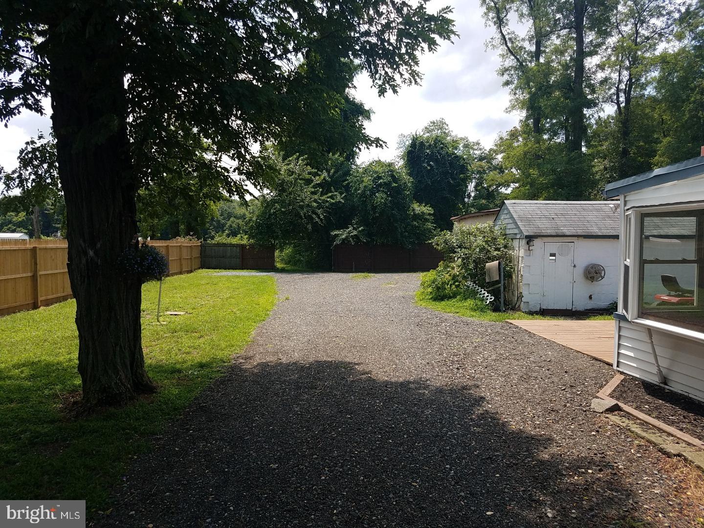2020 Columbus Road Burlington, NJ 08016 - Photo 4 of 25 Driveway