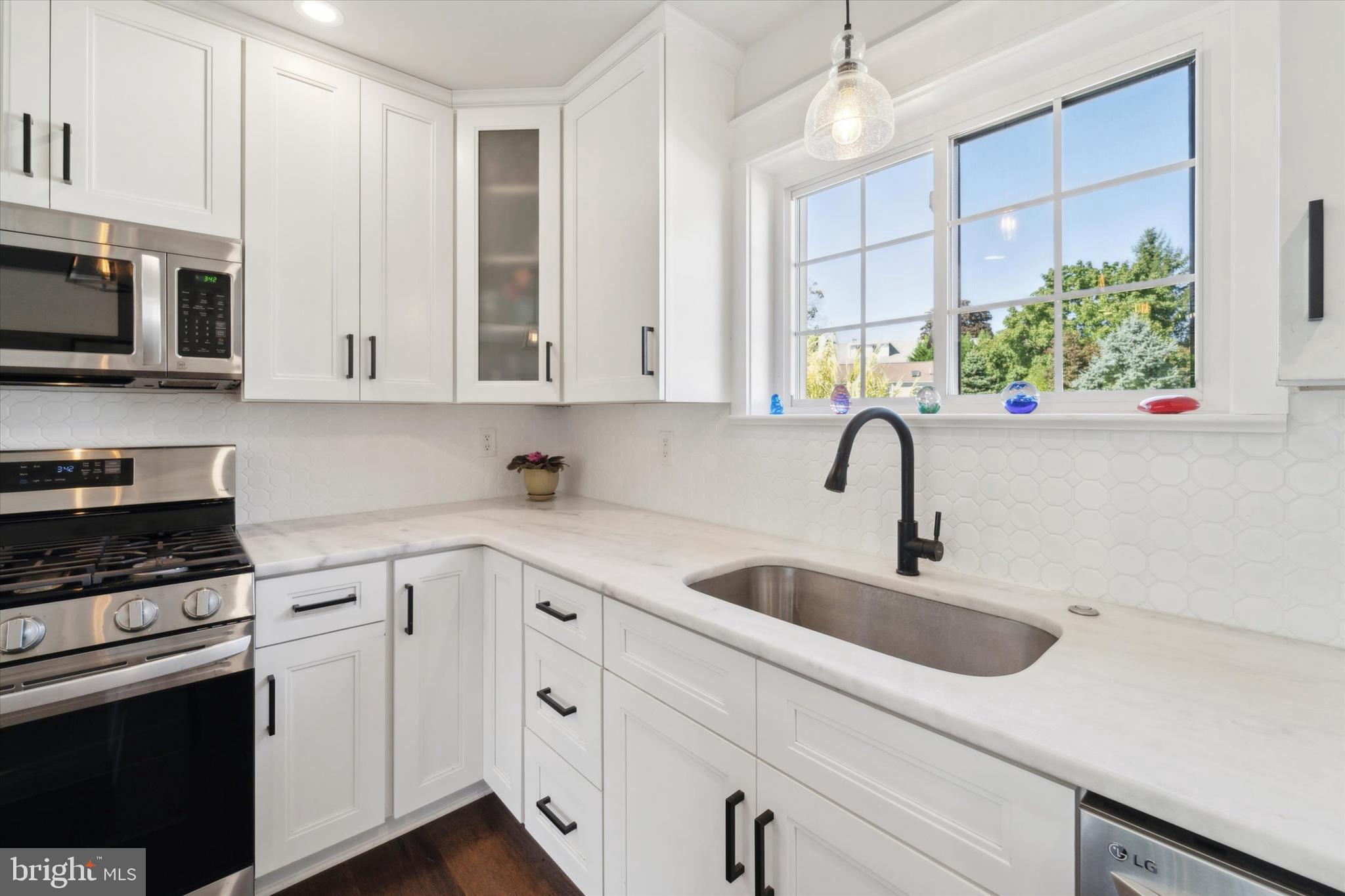 157 Conestoga Road Wayne, PA 19087 - Photo 5 of 50