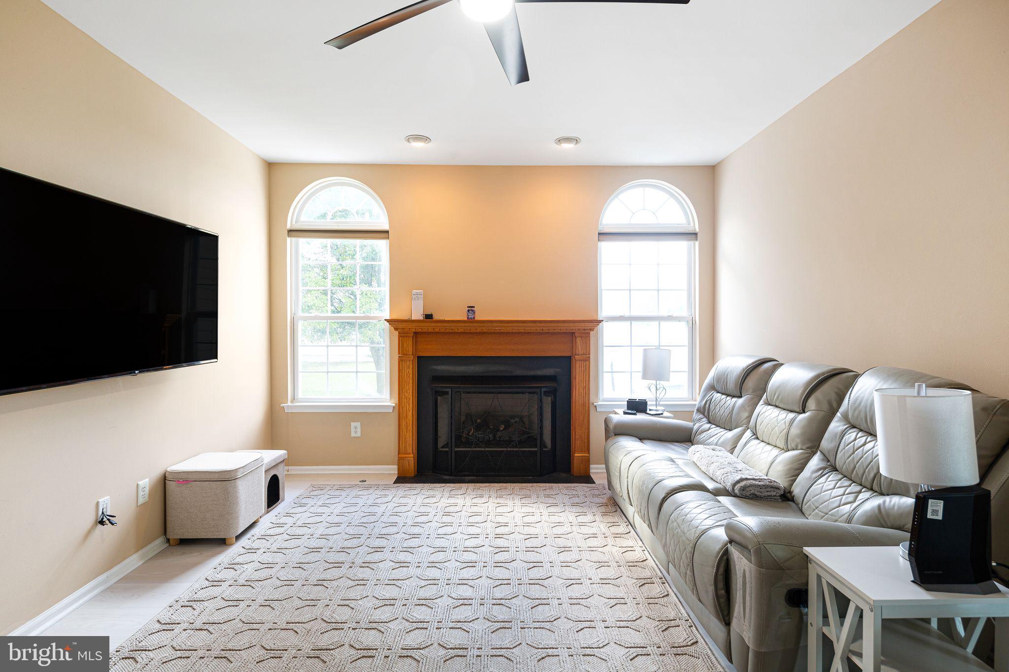 111 Ryans Run Sicklerville, NJ 08081 - Photo 4 of 42