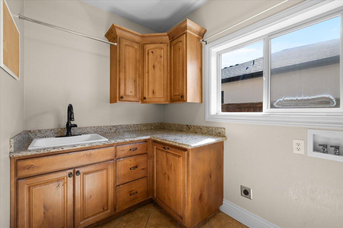 888 Arrowhead Trail Eagle Point, OR 97524 - Photo 17 of 36 25-CI_6520