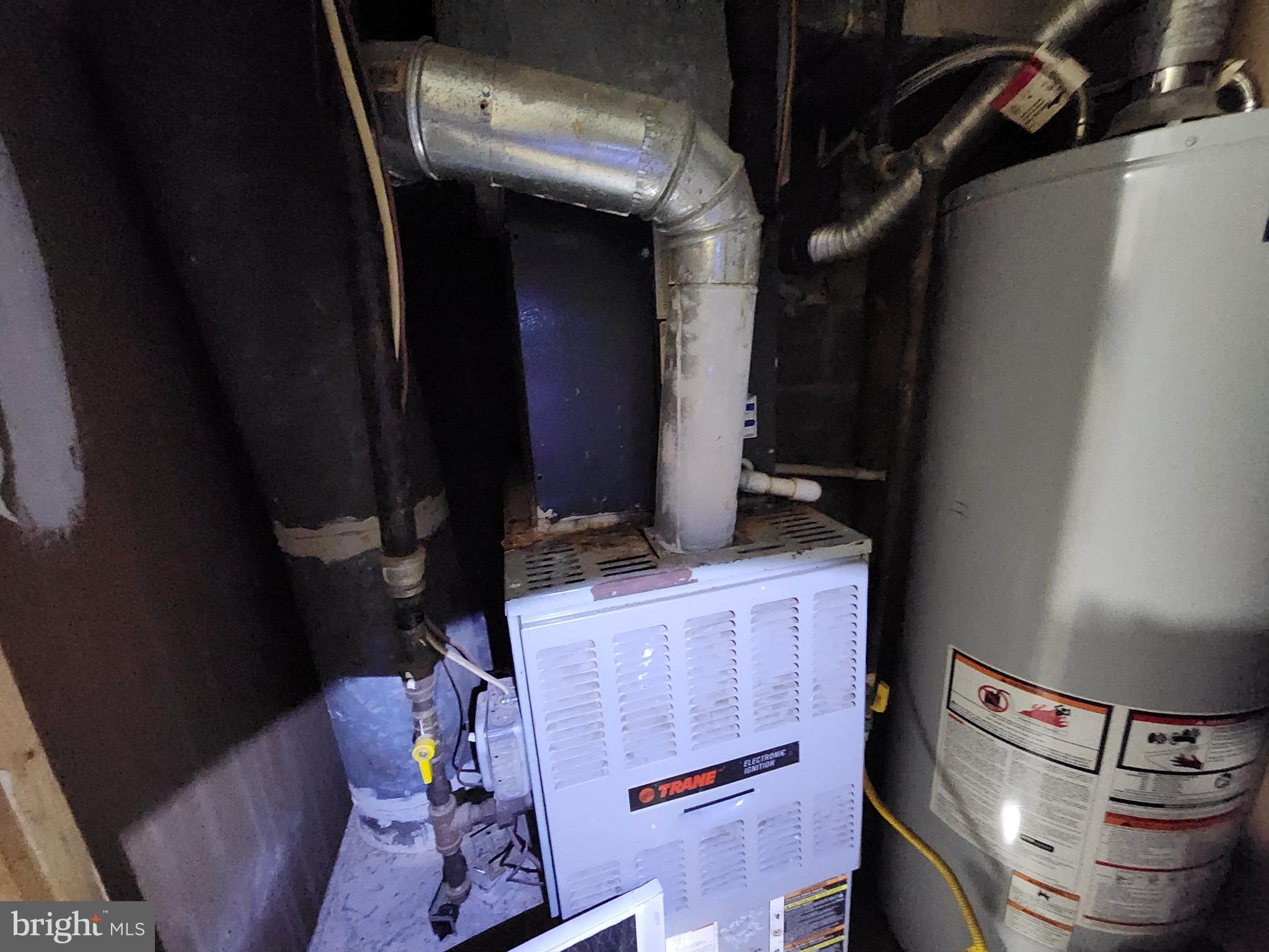 2710 Woodview Road Baltimore, MD 21225 - Photo 15 of 17 a close up of a storage