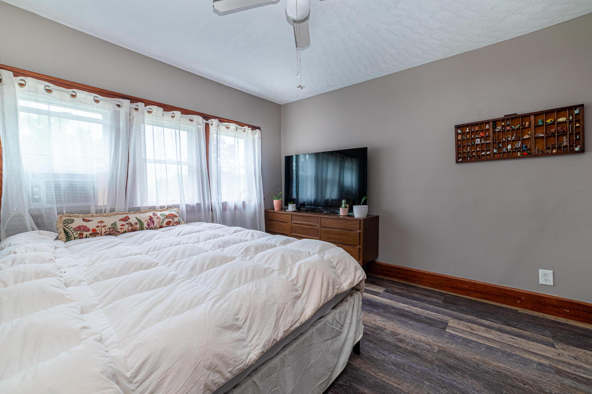 236 Ruth Avenue Mansfield, OH 44907 - Photo 20 of 26 Bed 2