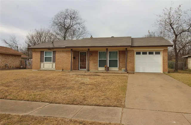 a house view with a outdoor space
