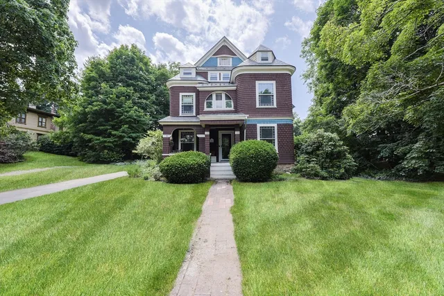 $749,000 | 14 Baker Street, Foxboro, MA 02035