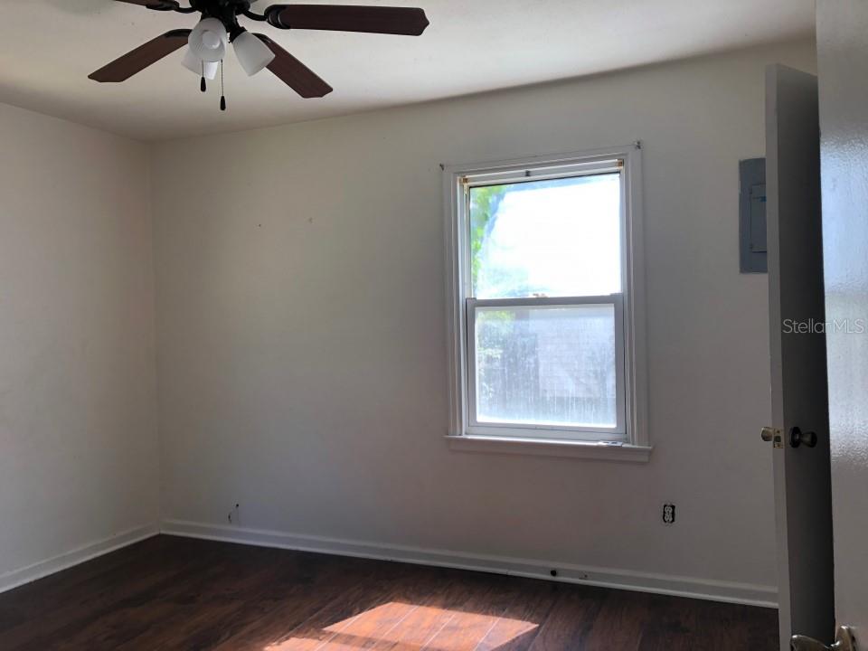 941 Lakeview Road Clearwater, FL 33756 - Photo 3 of 20