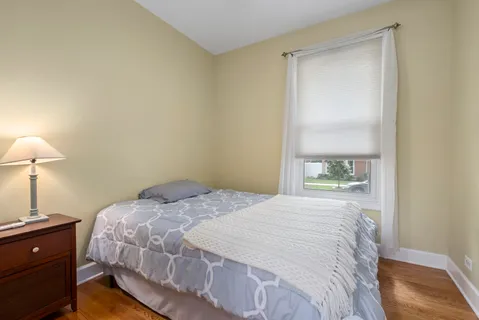 $375,000 | 3858 West 99th Street, Evergreen Park, IL 60805