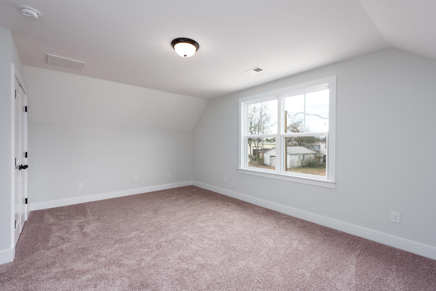 831 Jordan Street Charleston, SC 29412 - Photo 22 of 25 20190202212509079978000000-o