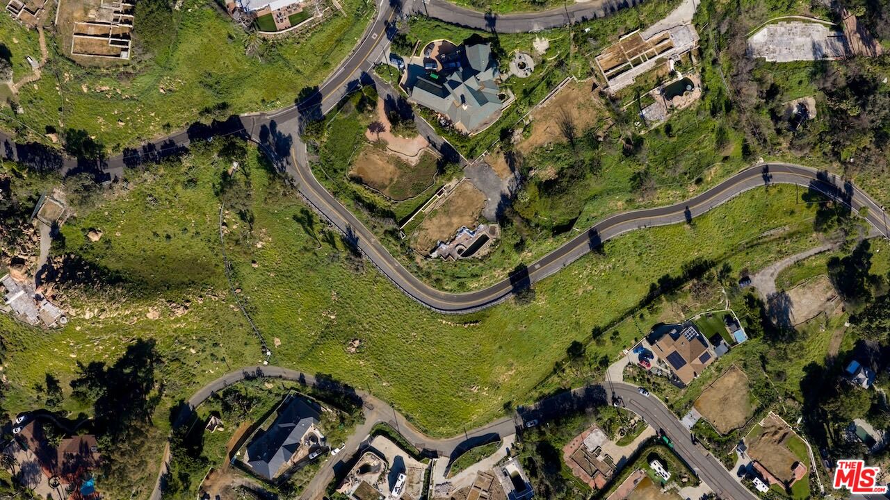 20520 Pinnacle Way Malibu, CA 90265 - Photo 4 of 30