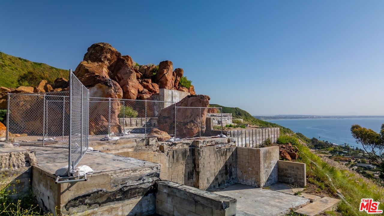 20520 Pinnacle Way Malibu, CA 90265 - Photo 6 of 30