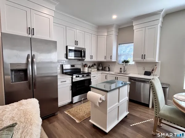 $3,700 | 5 North Salem Road, Unit 101, Ridgefield, CT 06877