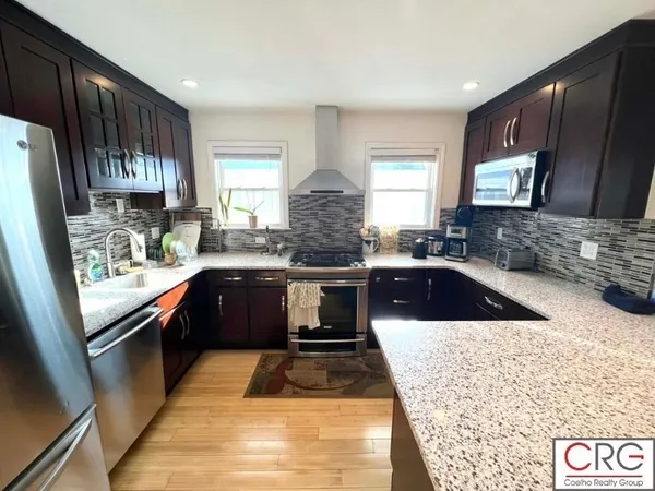 $3,000 | 9 Melbourne Avenue, Unit 2, Newton, MA 02460