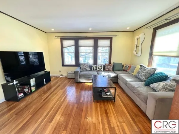 $3,000 | 9 Melbourne Avenue, Unit 2, Newton, MA 02460