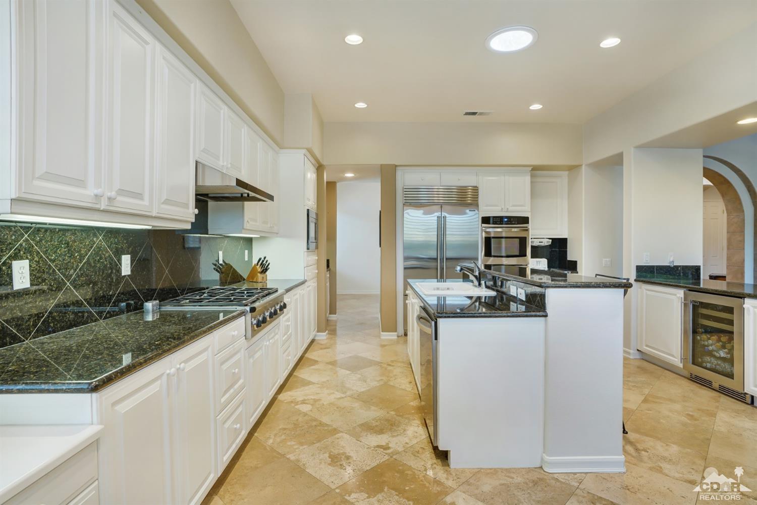 7 Pinewood Circle Rancho Mirage, CA 92270 - Photo 1 of 39 Primary Photo