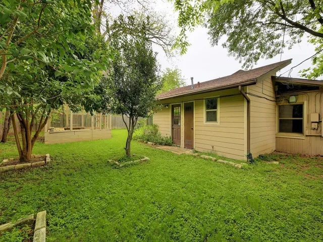 $3,800 | 2905 Perry Lane, Austin, TX 78731