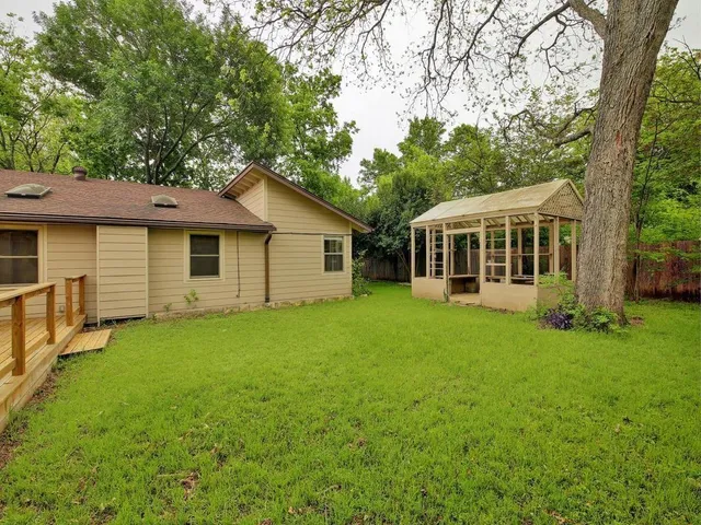 $3,800 | 2905 Perry Lane, Austin, TX 78731