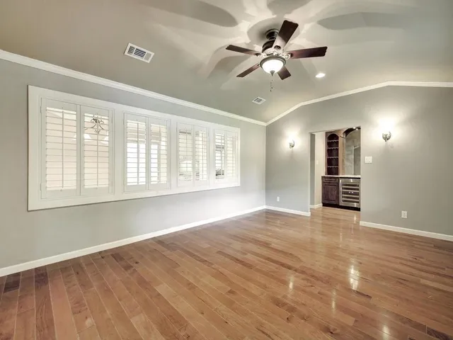 $3,800 | 2905 Perry Lane, Austin, TX 78731