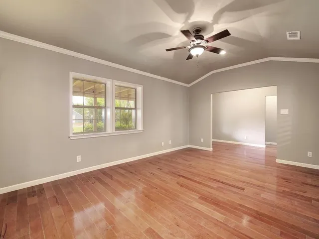 $3,800 | 2905 Perry Lane, Austin, TX 78731