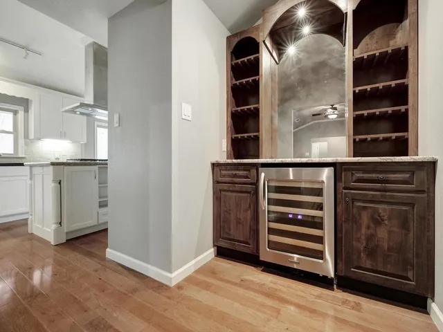 $3,800 | 2905 Perry Lane, Austin, TX 78731