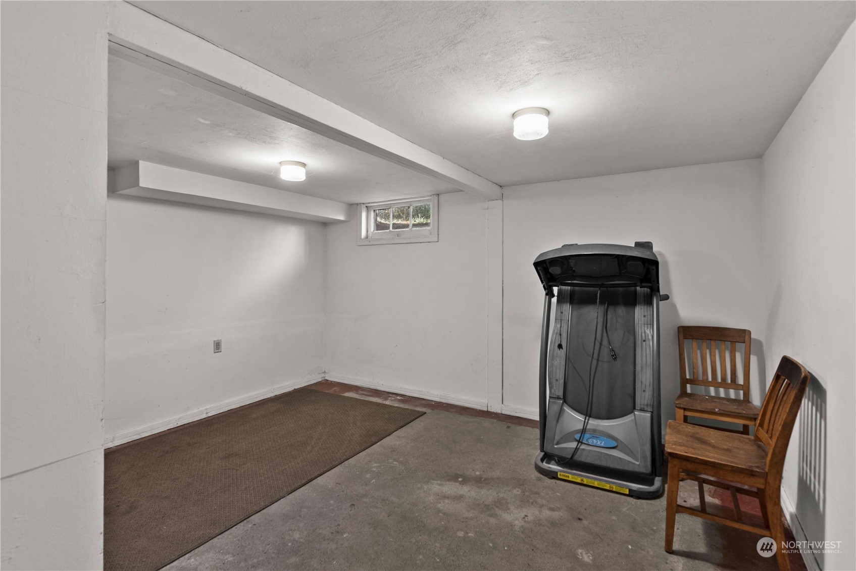 618 Hawthorne Street Wenatchee, WA 98801 - Photo 23 of 37 a view of a room with gym equipment