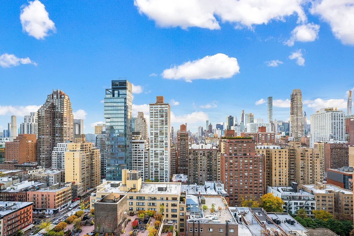 343 East 74th Street, Unit PH34D Manhattan, NY 10021 - Photo 10 of 14