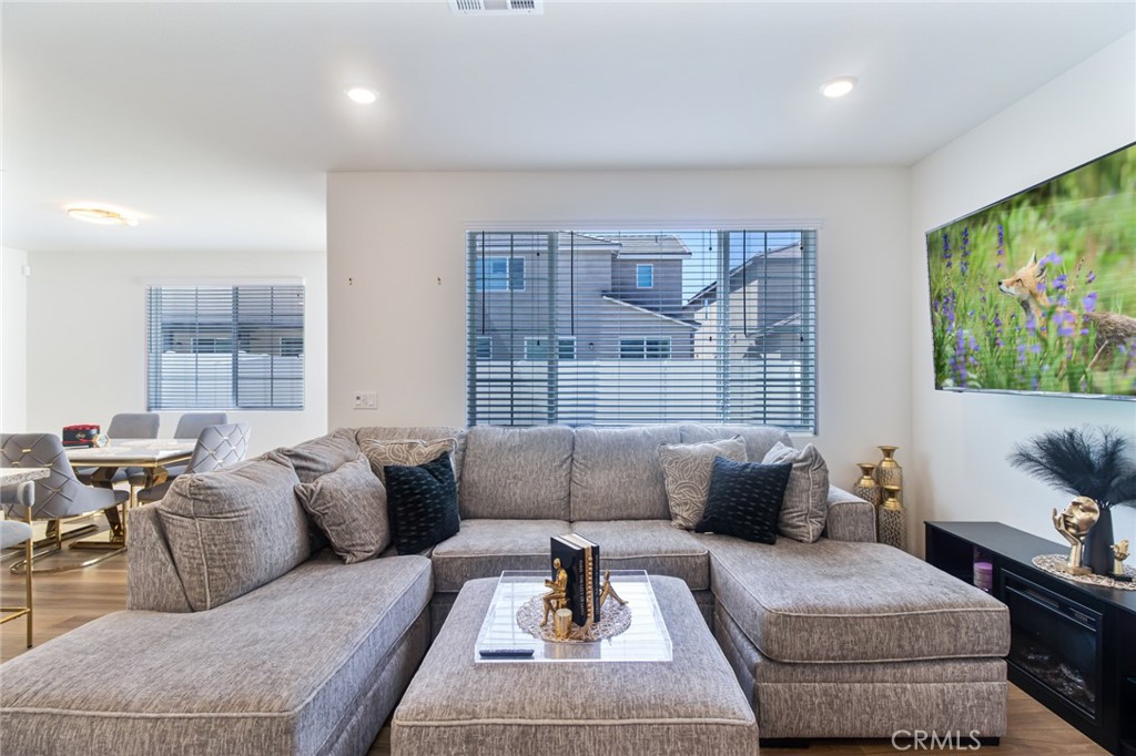 2448 Powell Drive Rialto, CA 92377 - Photo 2 of 33 Living Room