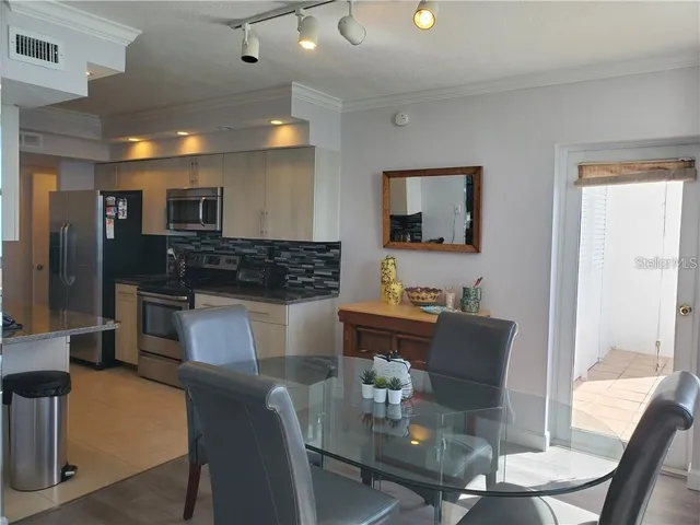 $6,000 | 1050 Longboat Club Road, Unit 1006, Longboat Key, FL 34228