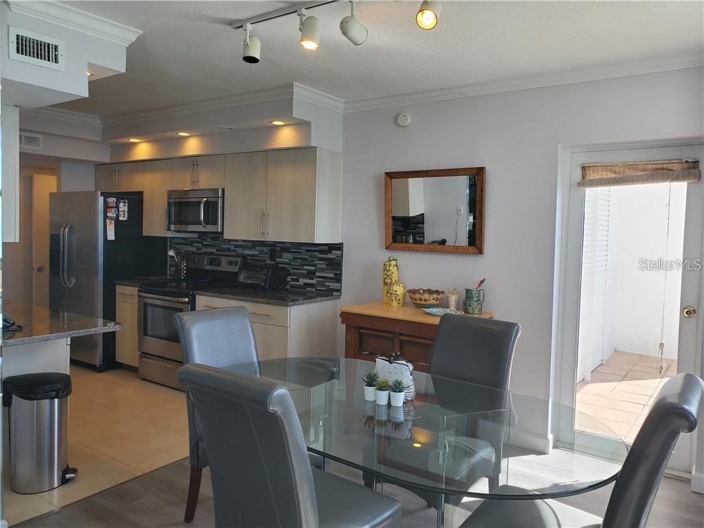 1050 Longboat Club Road, Unit 1006 Longboat Key, FL 34228 - Photo 12 of 41